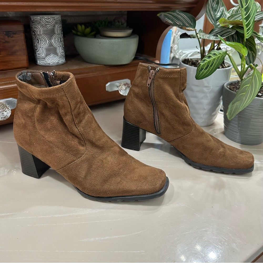 VTG 90s Y2K Brown Suedes Chunky Square Toe Ankle Boots